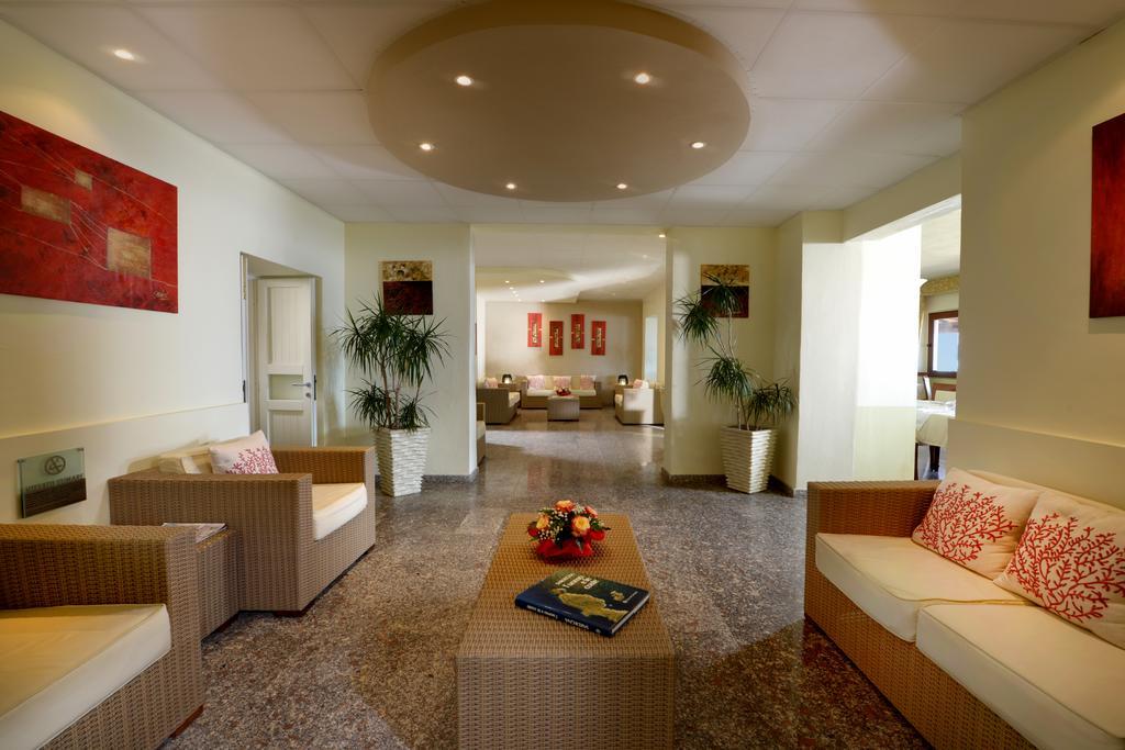 Hotel Corallo Isola Rossa Exterior photo