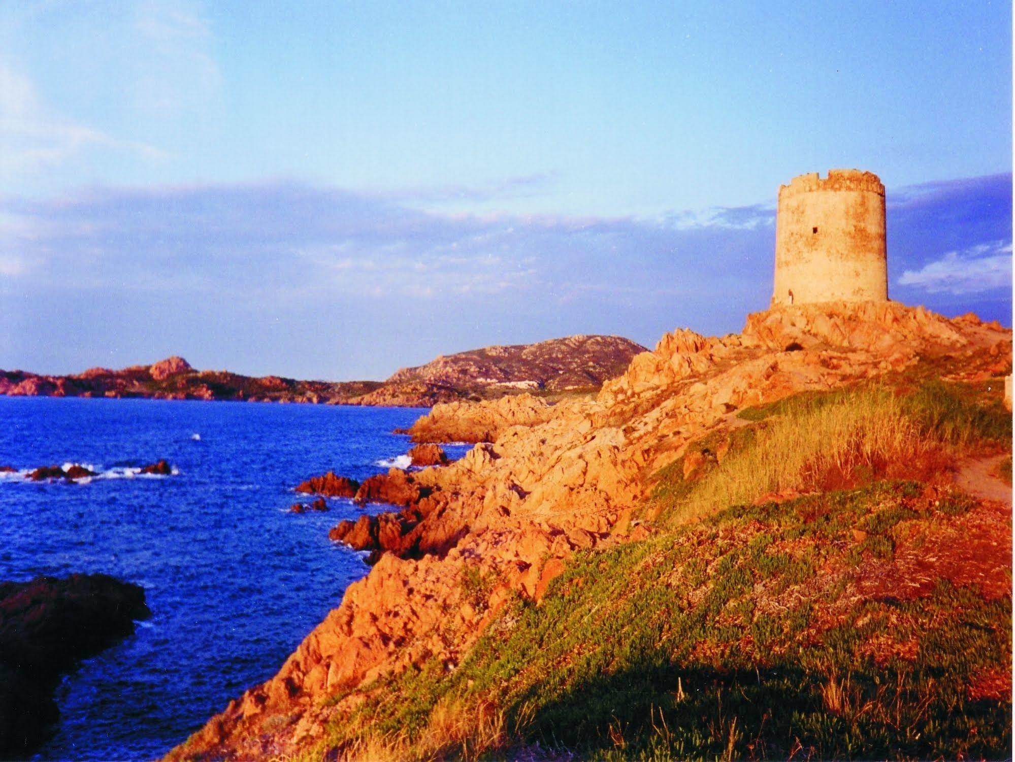 Hotel Corallo Isola Rossa Exterior photo