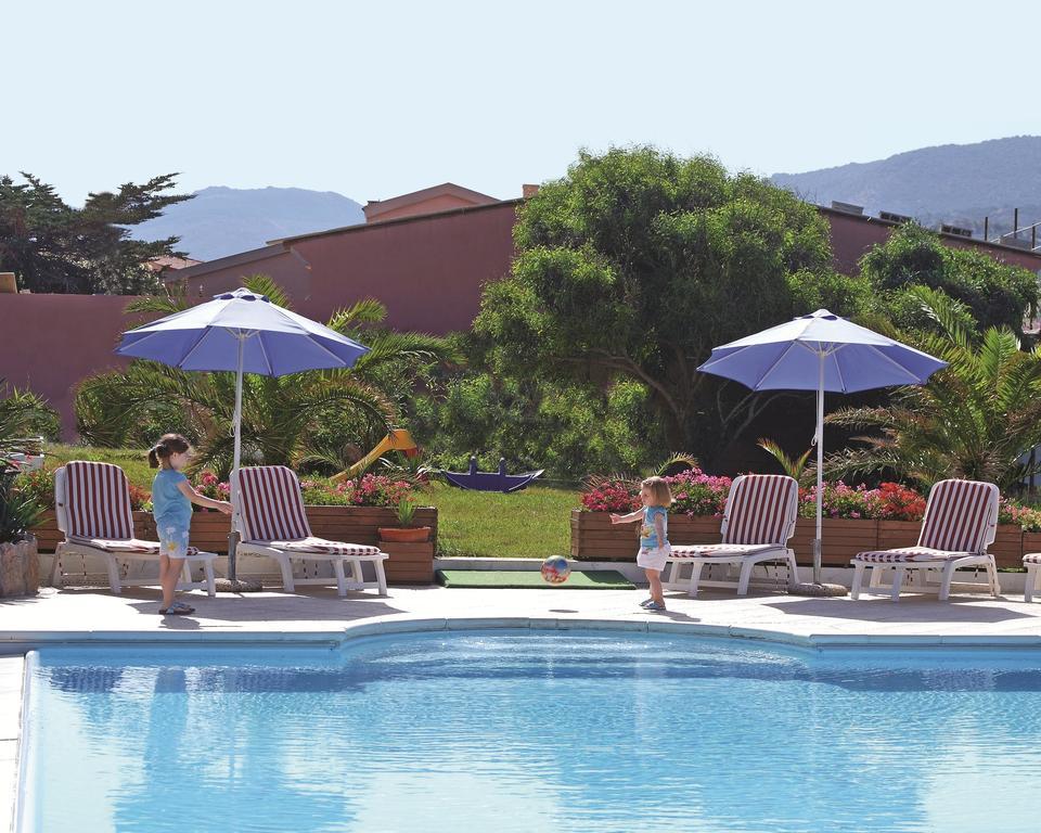 Hotel Corallo Isola Rossa Exterior photo