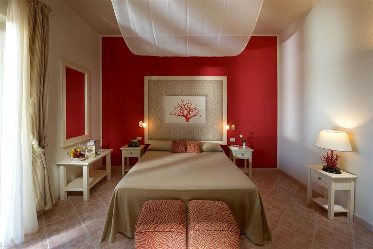 Hotel Corallo Isola Rossa Exterior photo