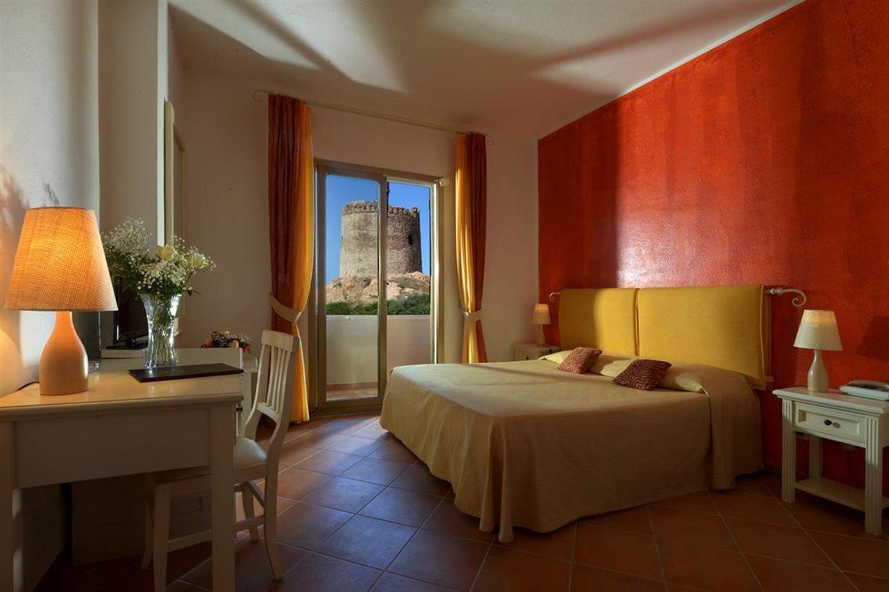 Hotel Corallo Isola Rossa Exterior photo